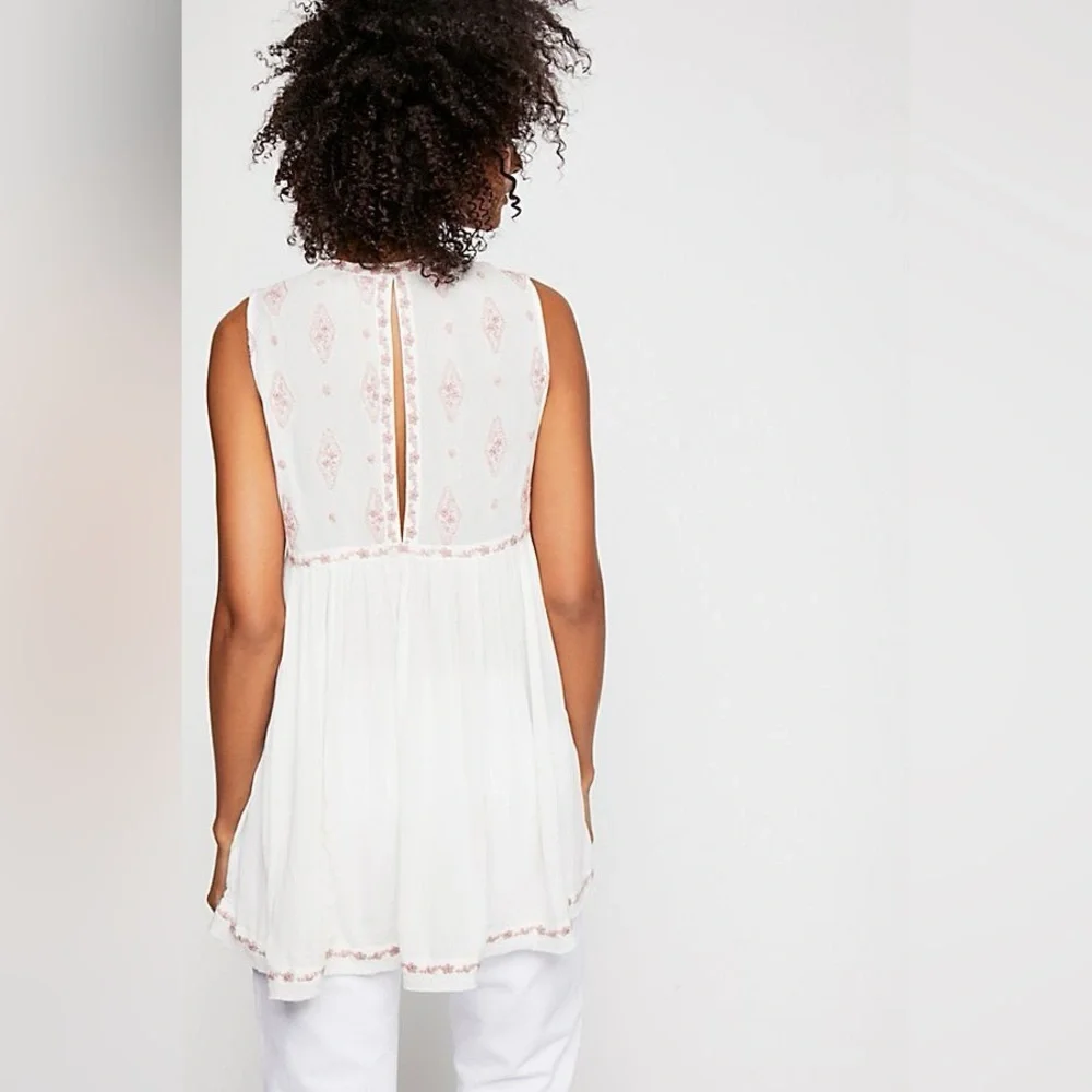 FREE PEOPLE SLEEVELESS DIAMOND
EMBROIDERED TOP - Picture 11 of 14
